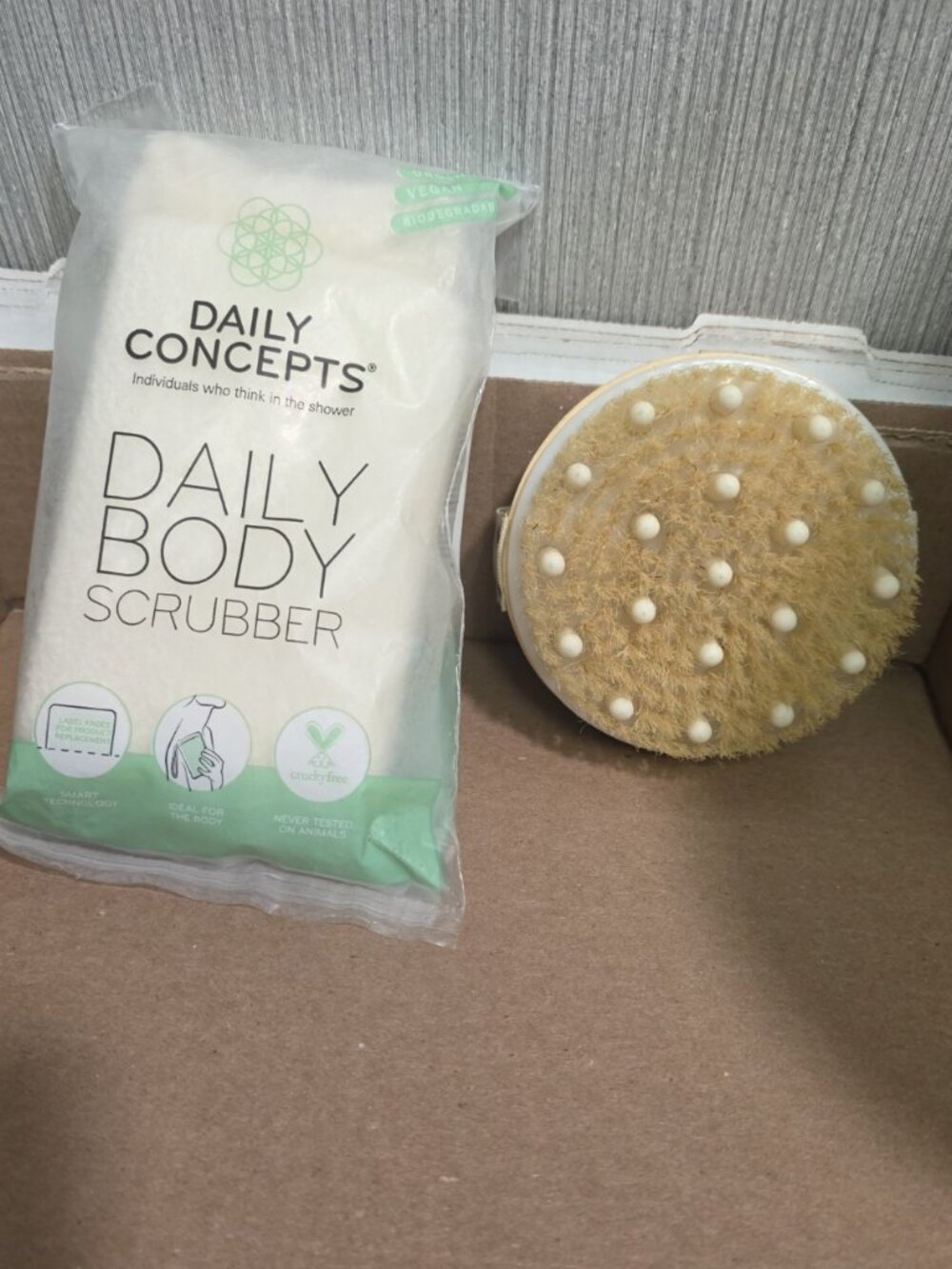 Daily Concepts Body Care Exfoliating Shower Bundle – New